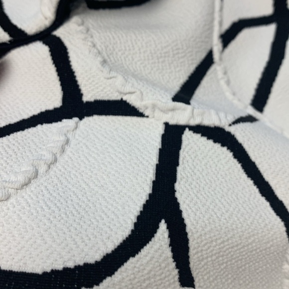 Joseph Ribkoff polyester/spandex top w interesting straps, shelf bra, stretch - Picture 12 of 14